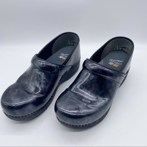 Dansko Shoes - Dansko XP 2.0 patent leather clogs gray silver 
Size 38